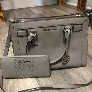 Michael Kors purse and wallet combo
